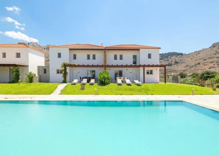 Haus In Kolympia Mit Parkplatz Und Bergblick By Interhome