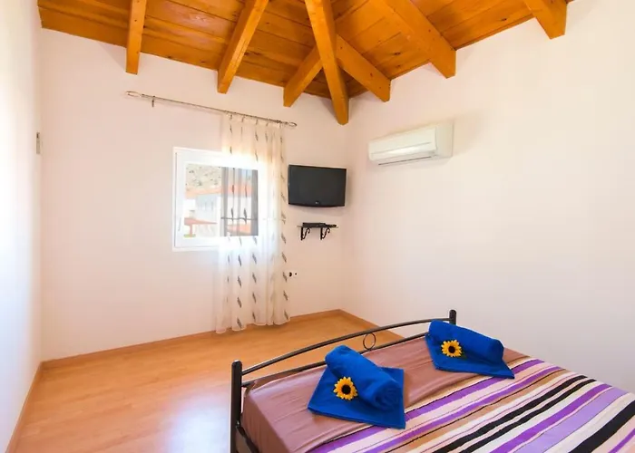 Haus In Kolympia Mit Parkplatz Und Bergblick By Interhome كولومبيا