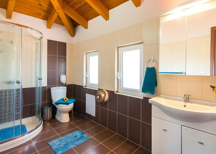 Haus In Kolympia Mit Parkplatz Und Bergblick By Interhome بيت للعطل *