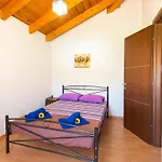 Haus In Kolympia Mit Parkplatz Und Bergblick By Interhome *