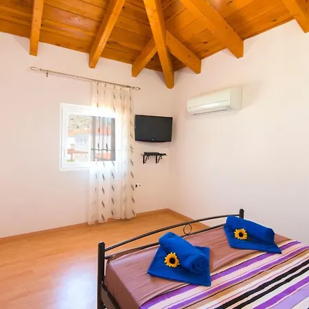Haus In Kolympia Mit Parkplatz Und Bergblick By Interhome Kolymbia