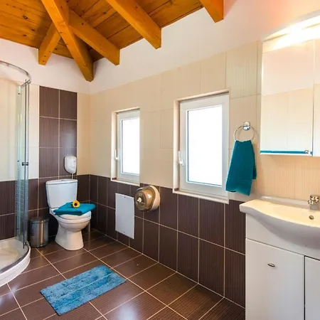 Haus In Kolympia Mit Parkplatz Und Bergblick By Interhome Holiday home *