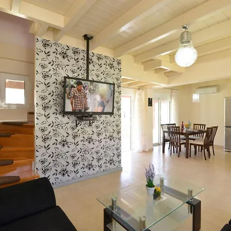 Haus In Kolympia Mit Parkplatz Und Bergblick By Interhome Holiday home Kolymbia