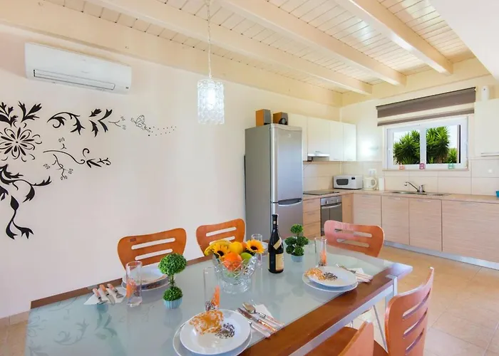 Haus In Kolympia Mit Parkplatz Und Bergblick By Interhome * Κολύμπια