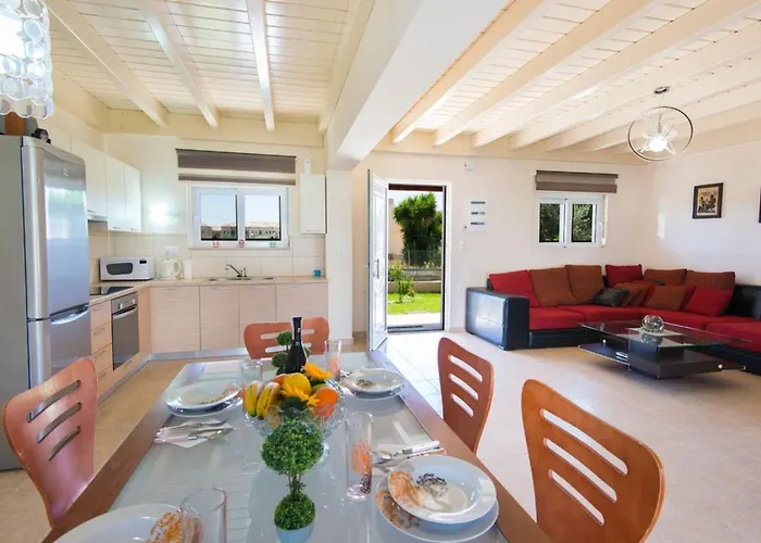 Haus In Kolympia Mit Parkplatz Und Bergblick By Interhome *